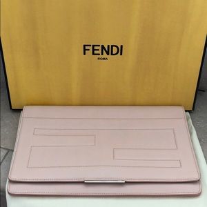 Fendi macro clutch bit.flamingo/Rosa